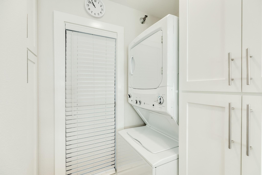 7700 Seawall Boulevard - Photo 10