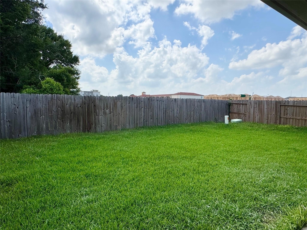 1331 S Maple Drive - Photo 22