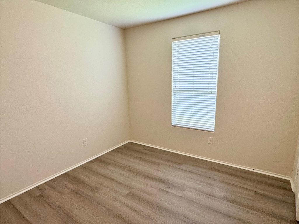 1331 S Maple Drive - Photo 18