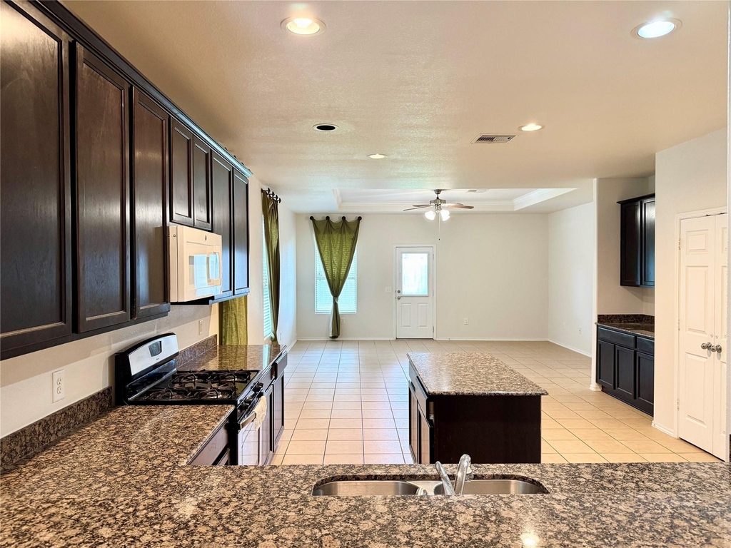 1331 S Maple Drive - Photo 5