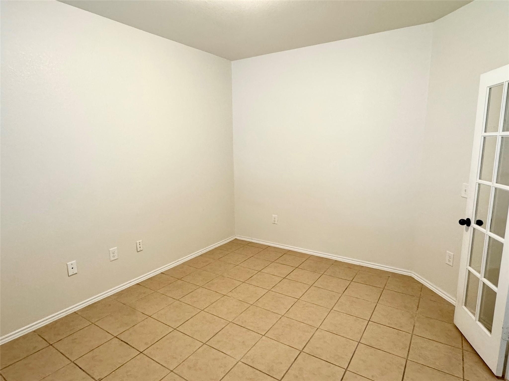 1331 S Maple Drive - Photo 1