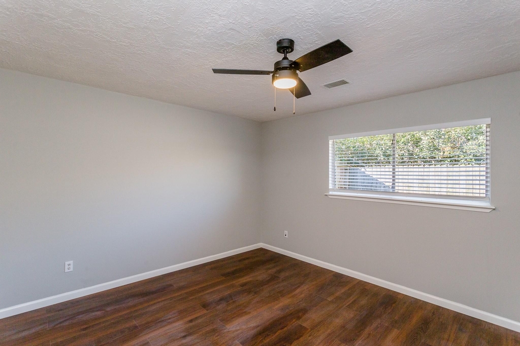 5115 Beaverhollow Drive - Photo 10