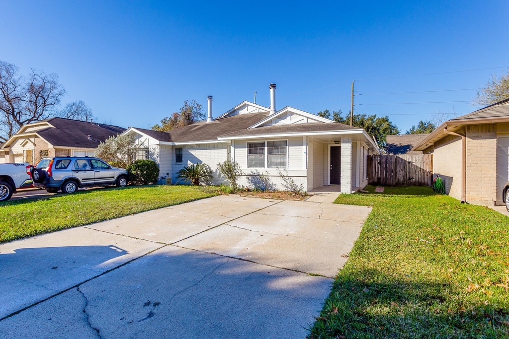 5115 Beaverhollow Drive - Photo 0