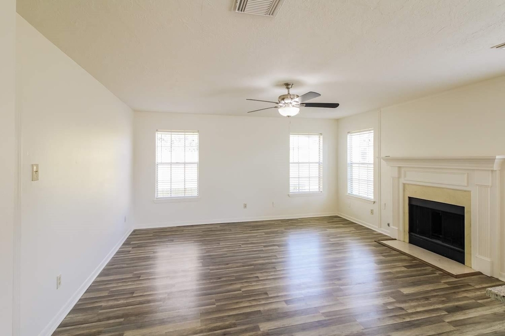 4409 Spoonbill Drive - Photo 2