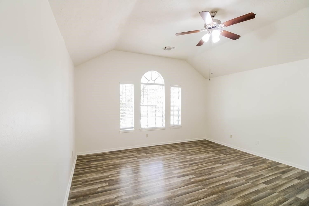 4409 Spoonbill Drive - Photo 4