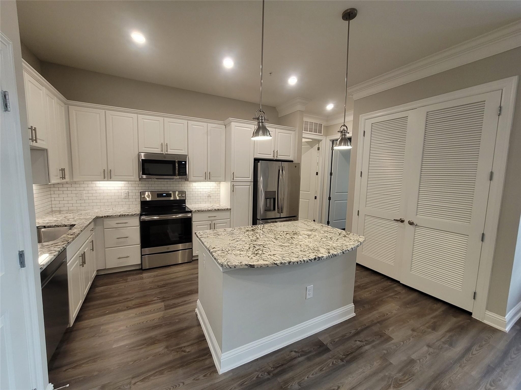 2111 Austin Street - Photo 3