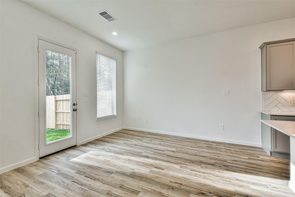 678 Royal Arch - Photo 8