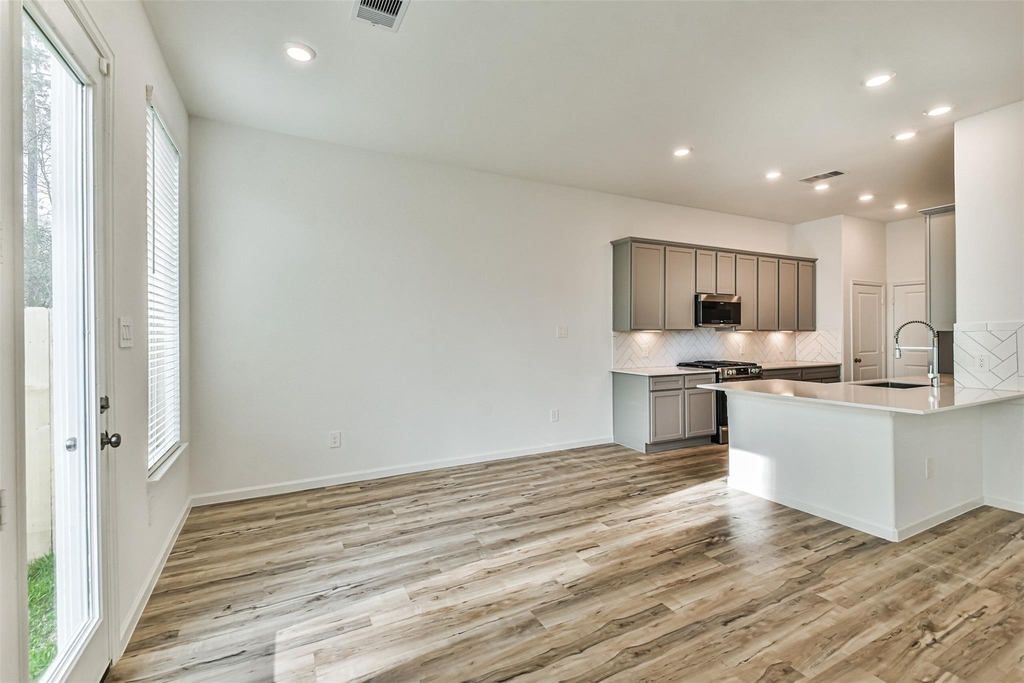 678 Royal Arch - Photo 7