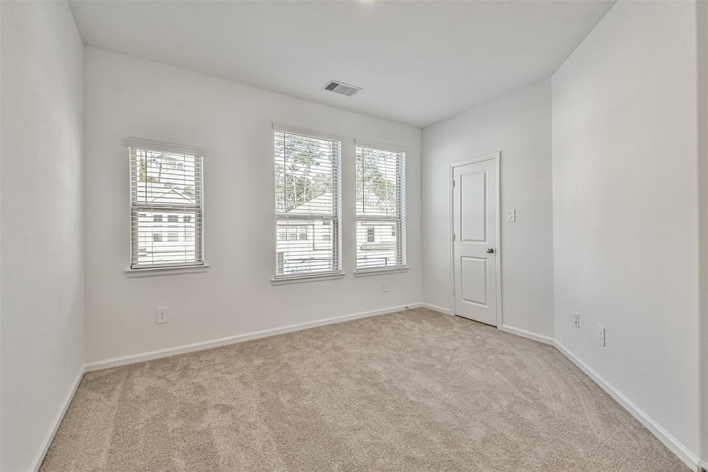 678 Royal Arch - Photo 28