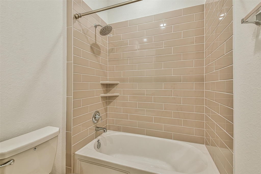 678 Royal Arch - Photo 31