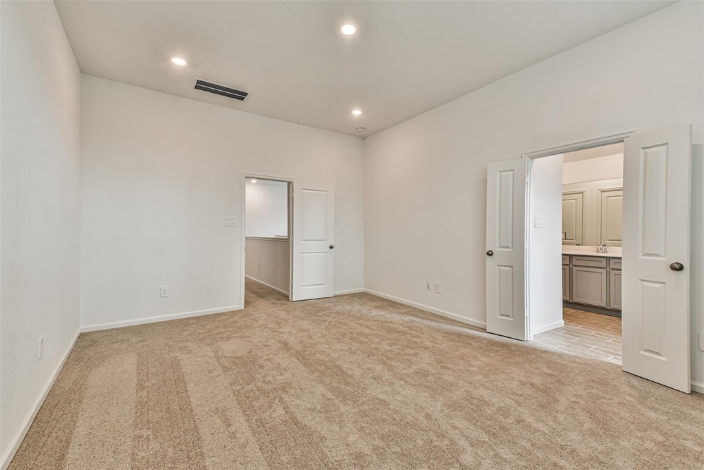 678 Royal Arch - Photo 22