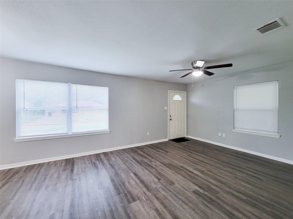 5242 Keystone Street - Photo 4
