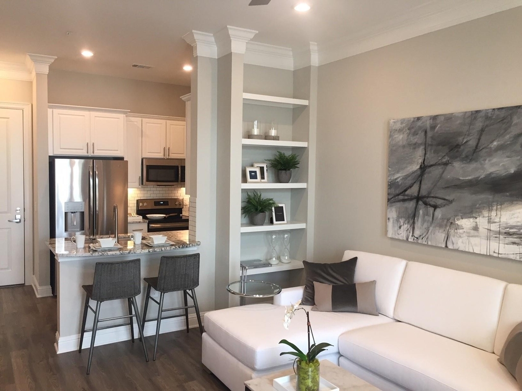 2111 Austin Street - Photo 0