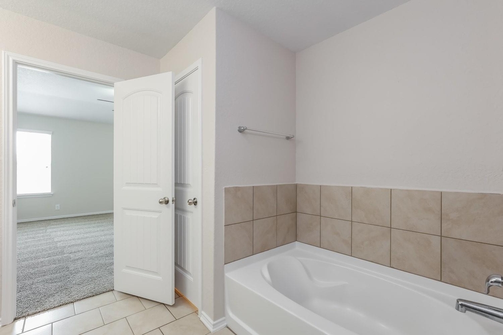 8813 Palmetto Falls - Photo 10