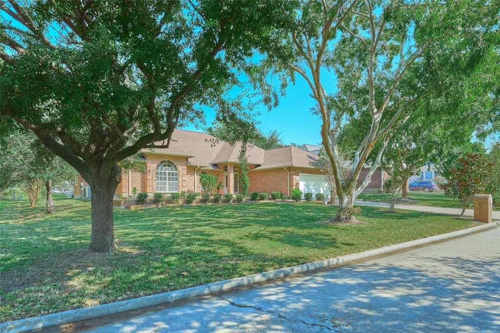 121 April Waters Drive N - Photo 6