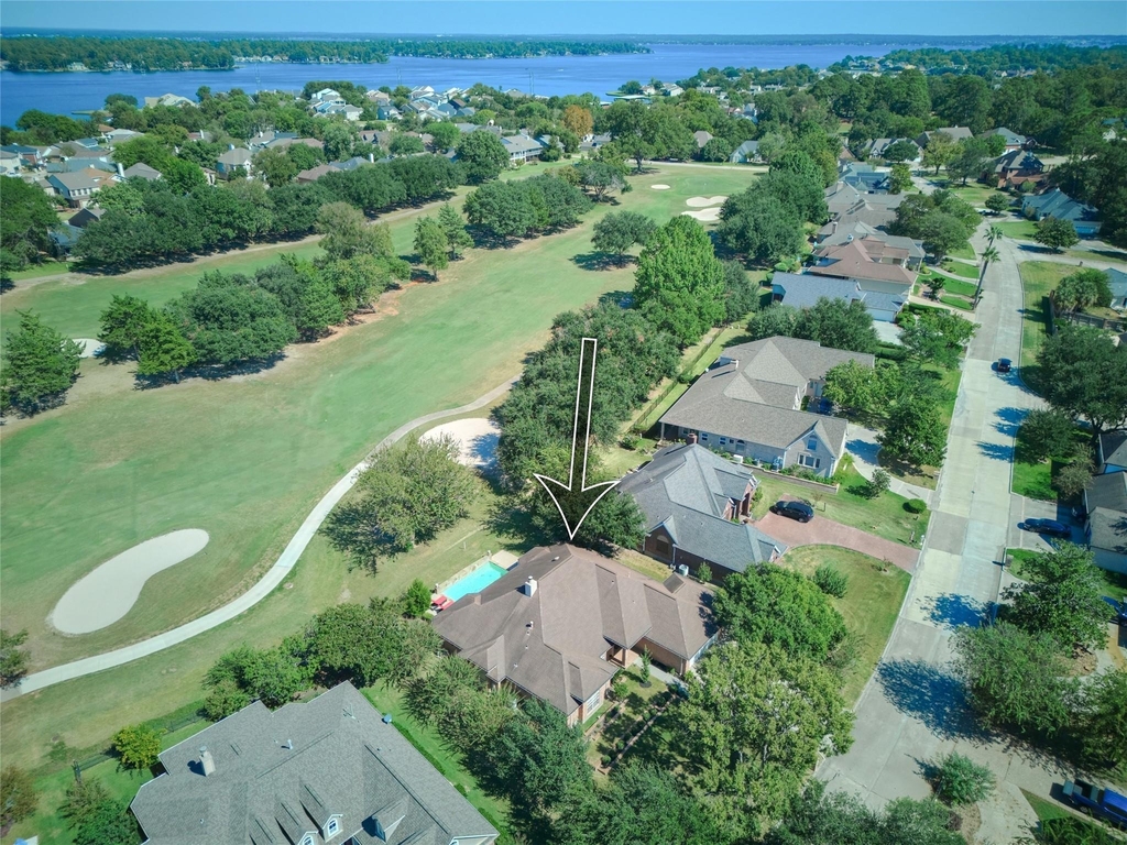 121 April Waters Drive N - Photo 2