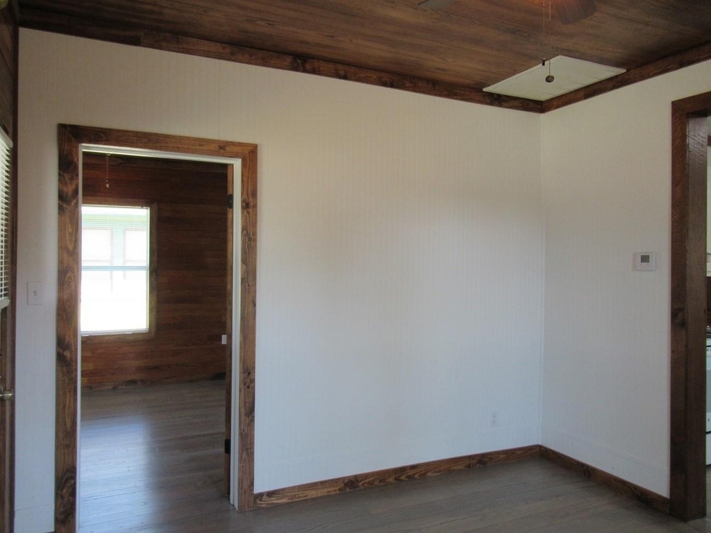 1601 W Main Street - Photo 9