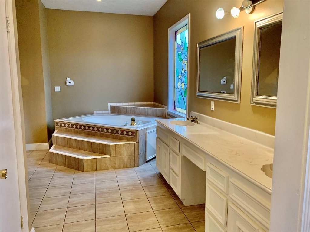 543 W 27th Street - Photo 1