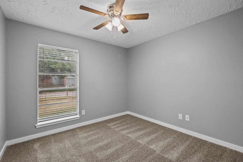 8122 Swan Meadow Lane - Photo 18