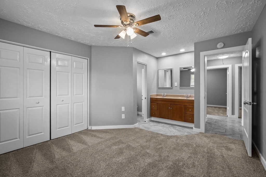 8122 Swan Meadow Lane - Photo 10