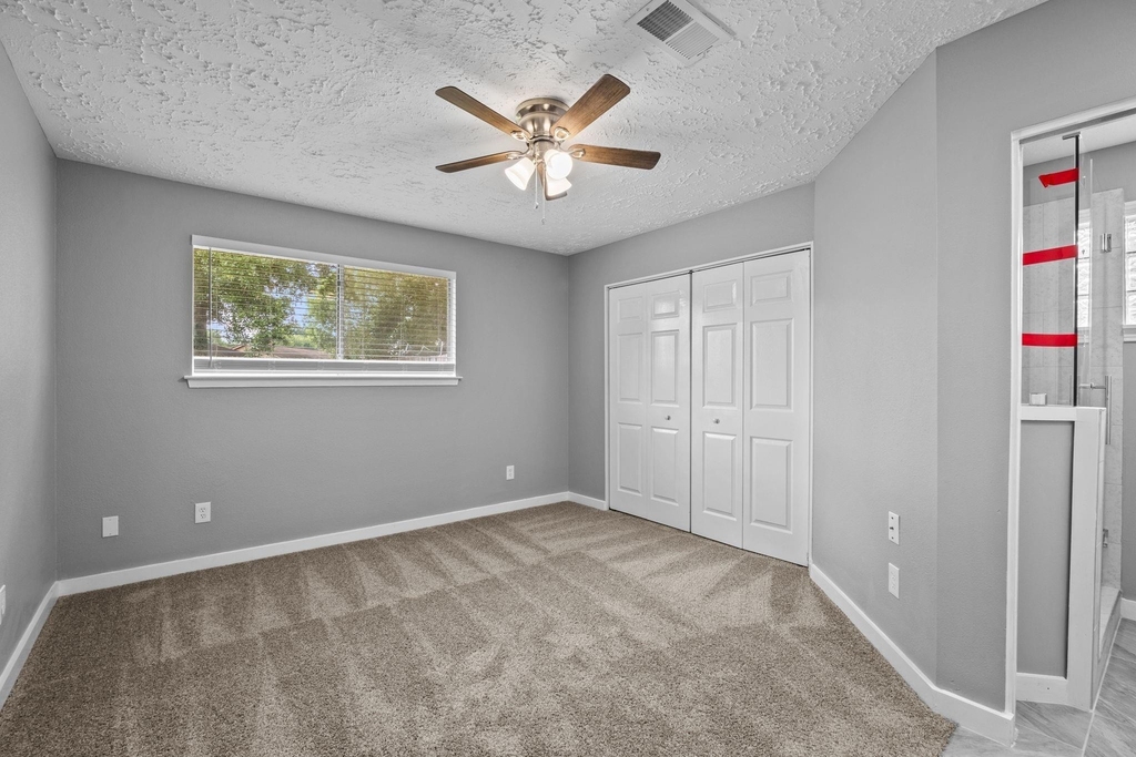 8122 Swan Meadow Lane - Photo 9