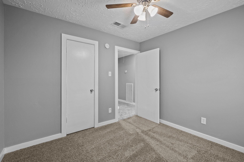 8122 Swan Meadow Lane - Photo 19