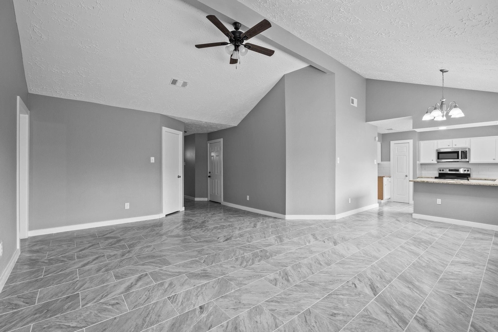 8122 Swan Meadow Lane - Photo 4