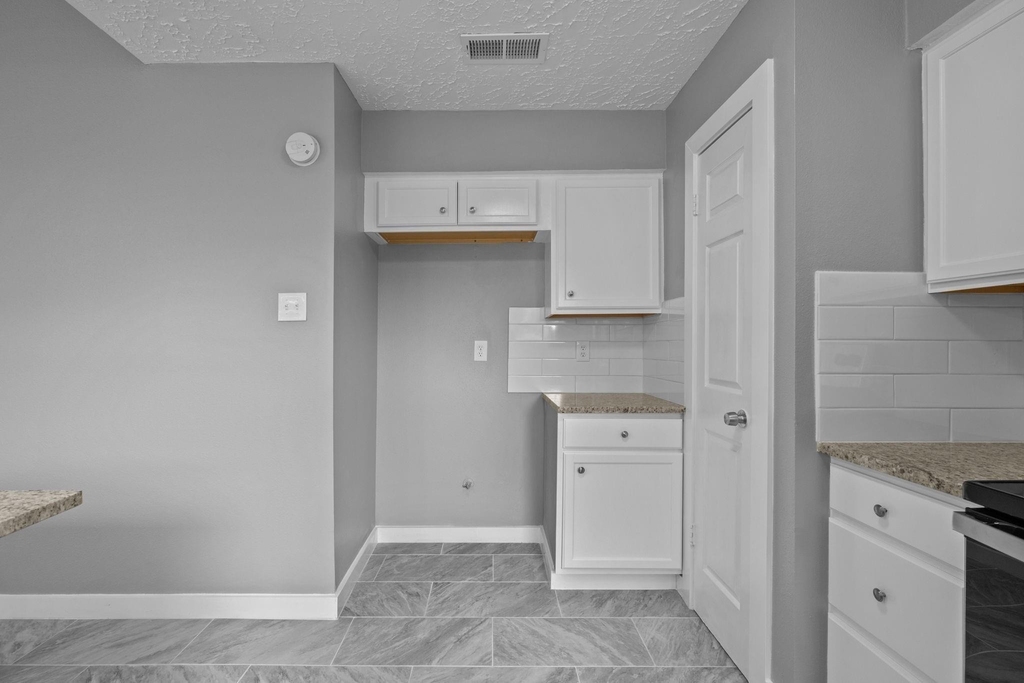 8122 Swan Meadow Lane - Photo 8