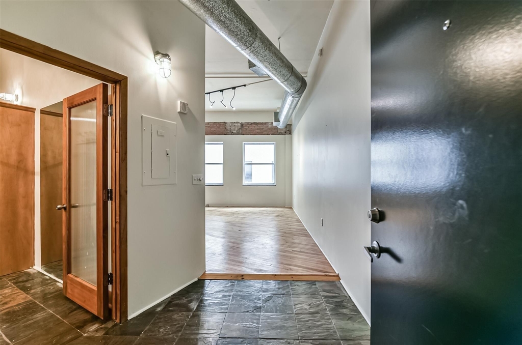 705 Main Street - Photo 7