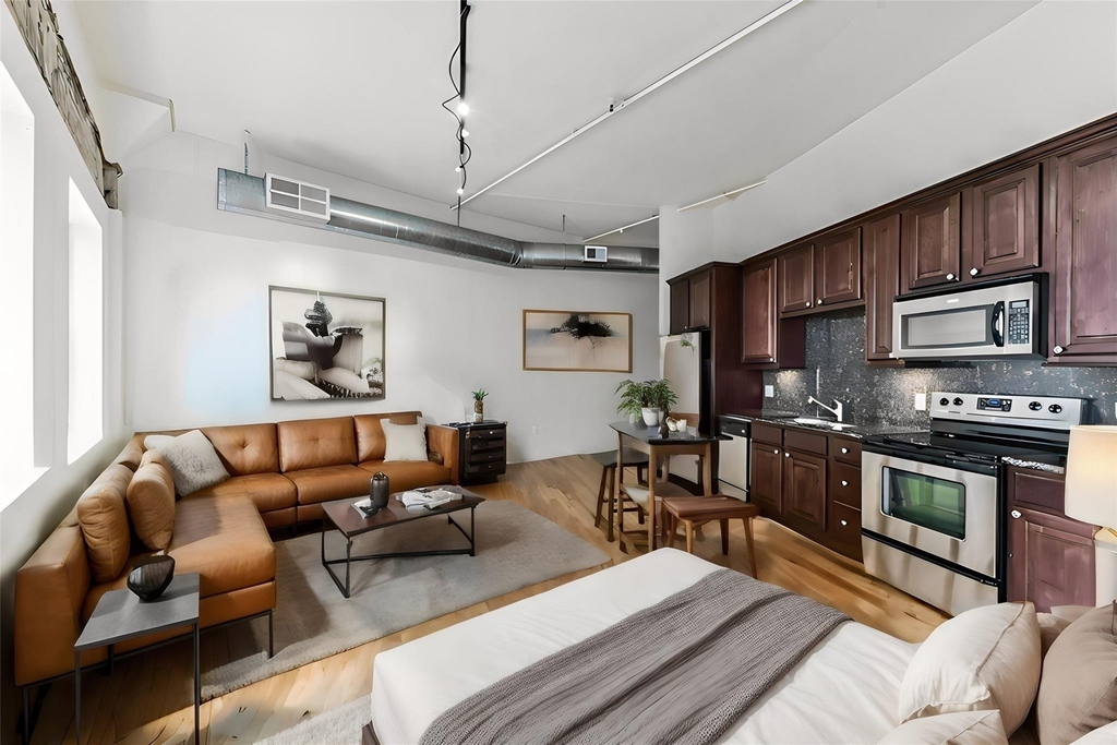 705 Main Street - Photo 2