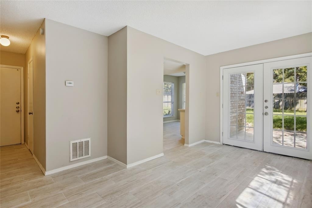 9414 Crystal Cove Circle - Photo 3