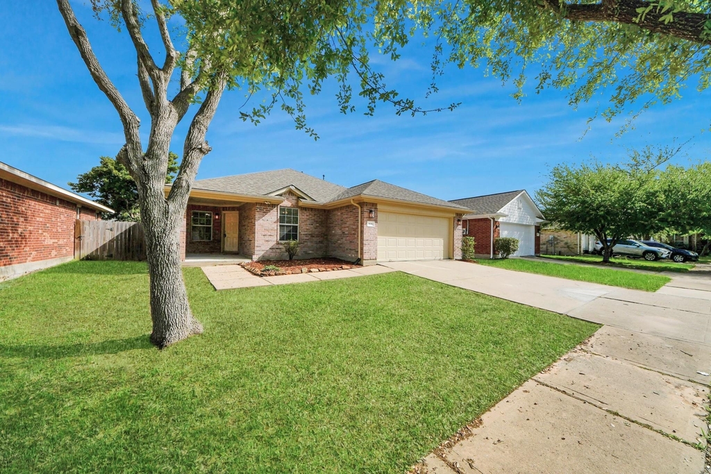 1818 Fergus Park Court - Photo 1