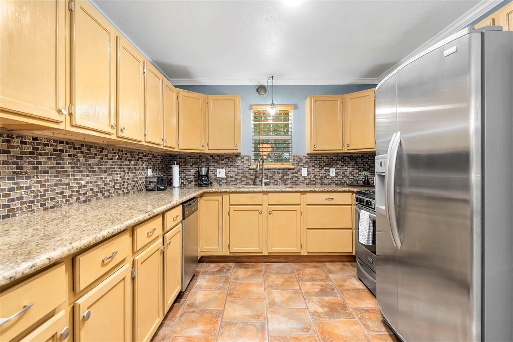 114 Grand Avenue - Photo 10