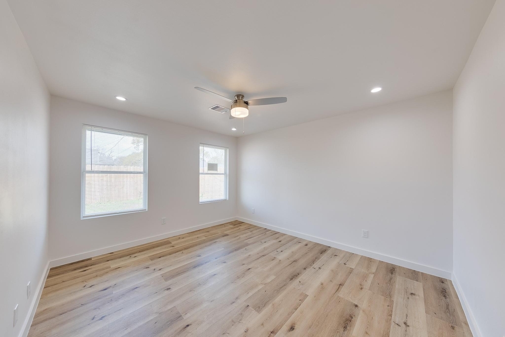 3635 Ward Street - Photo 13