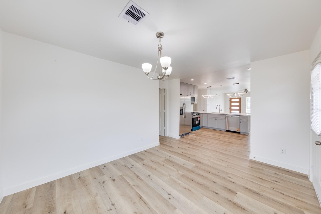 3635 Ward Street - Photo 11
