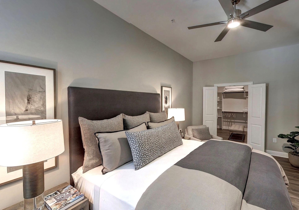 2111 Austin Street - Photo 0