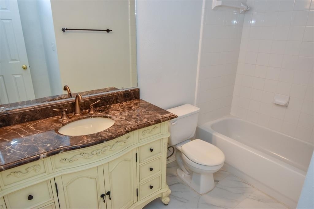 16122 Speyburn Court - Photo 8