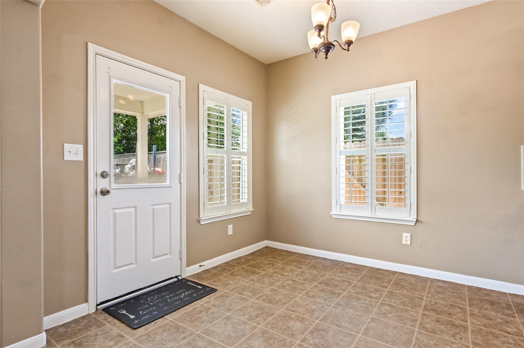 8618 E Highlands Crossing - Photo 9
