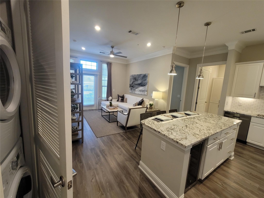 2111 Austin Street - Photo 1