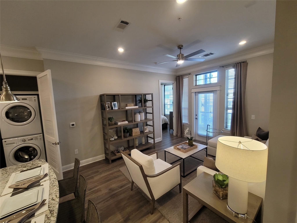 2111 Austin Street - Photo 10