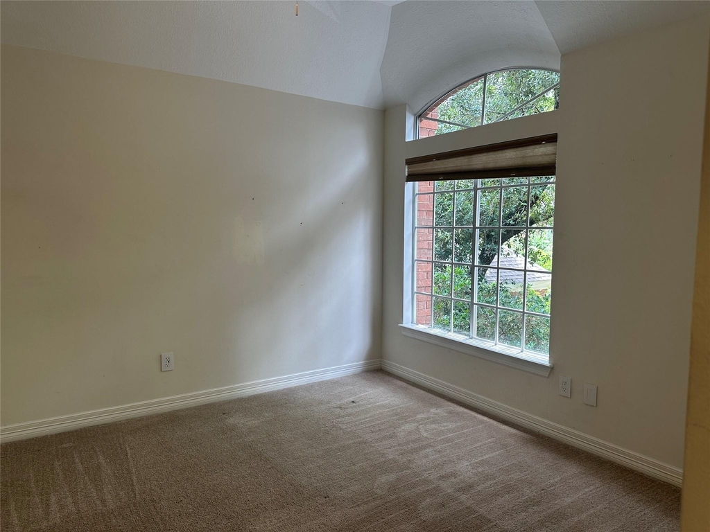 3415 Kingsway Court - Photo 12