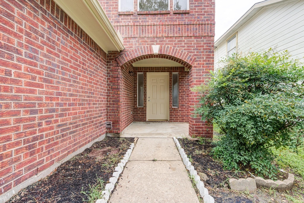 7322 Parkland Manor Drive - Photo 1