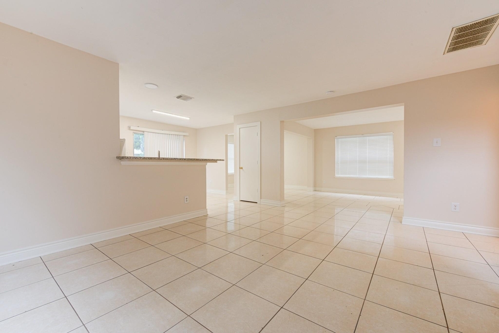 7322 Parkland Manor Drive - Photo 11