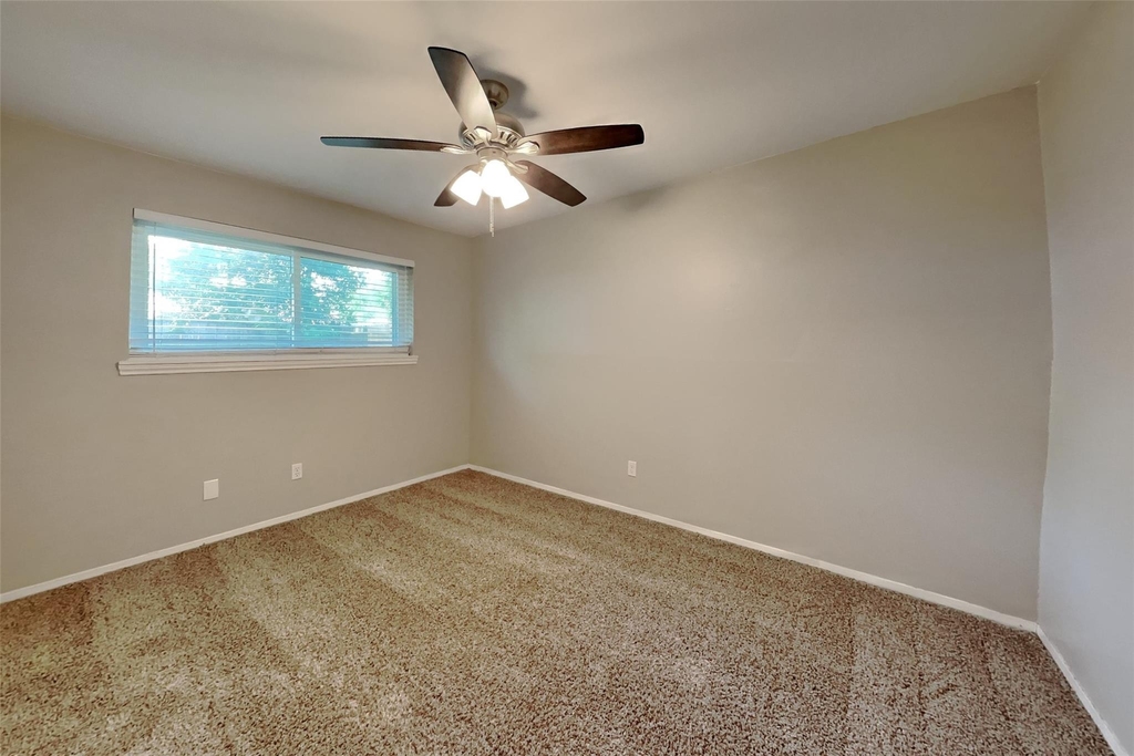 5362 Marian Street - Photo 11