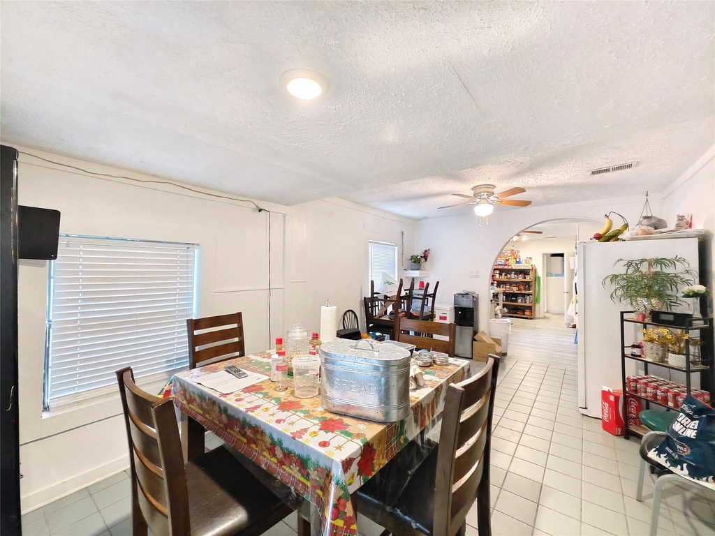 7931 Scanlock Street - Photo 9