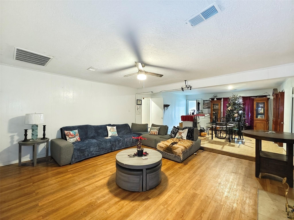7931 Scanlock Street - Photo 5