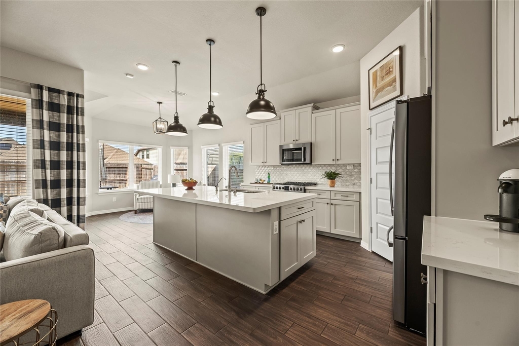 9019 Stanley Oak Drive - Photo 2
