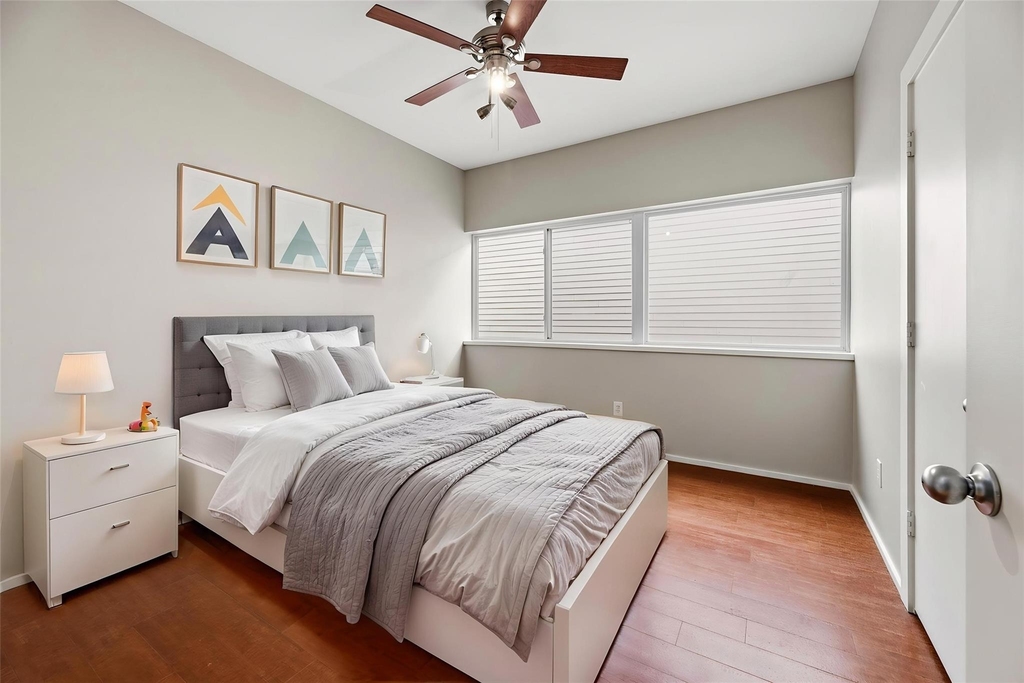 1107 W 17th Street - Photo 12