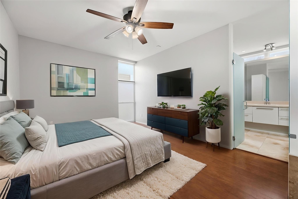 1107 W 17th Street - Photo 6