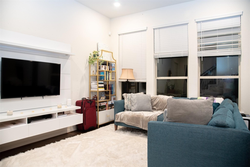 211 Club Crest Lane - Photo 5
